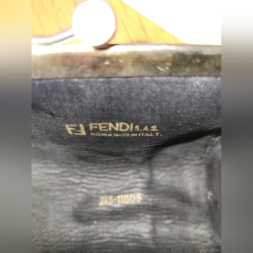 FENDI Vintage Kisslock Mini Coin Purse in Black - Picture 6 of 11
